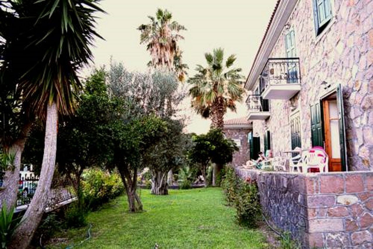 Amfitriti Hotel Molyvos Bagian luar foto